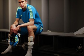 开云体育-“永不言弃”！——那些年震撼全球的逆境逆袭，在逆境中永不退缩是什么意思