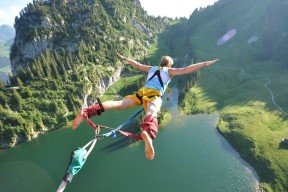 kaiyun体育综合-_湖人队迎难而上，誓冲季后赛_，湖人队2022年赛季