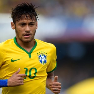 开云体育网页版-球员如何在防守端避免换防失位，怎样防守控球队员