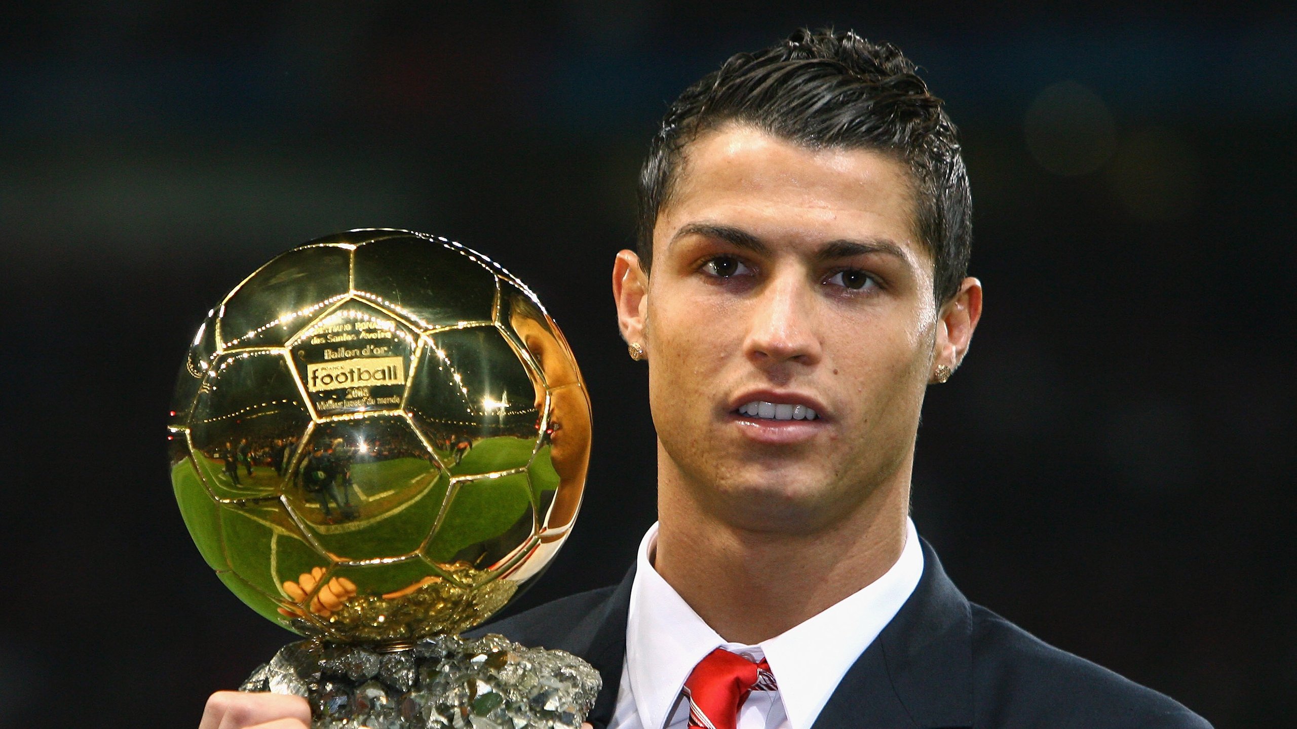 技术型中场在三角结构中如鱼得水,技术型中锋